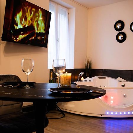 Suite Romantique Jacuzzi Moulins  Exterior foto